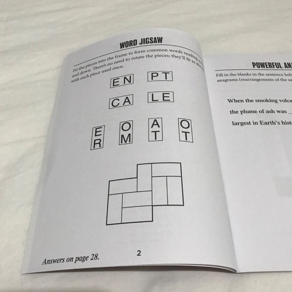 📚3/$35 NEW Brain Games Merriam Webster's Word Scramble Large Print Book Booklet - Picture 3 of 3